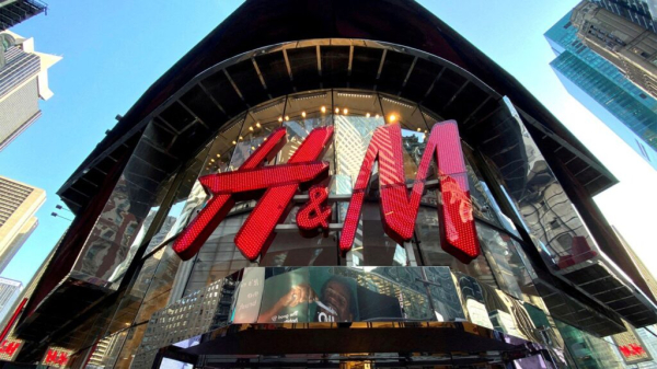 Акции H&M упали на фоне снижения продаж и пессимистичных прогнозов