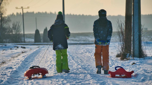 10-летний казахстанец спас младшего брата, спустившись за ним в туалетную яму