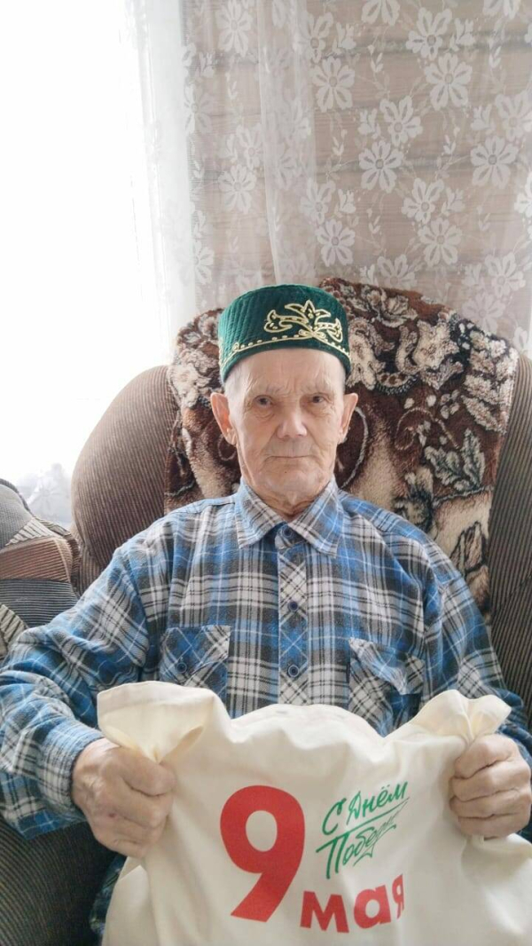Труженик тыла Азат Шагиахметов из Татарстана празднует 95-летний юбилей