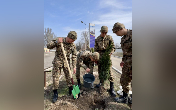 В День очищения более 1500 военнослужащих приняли участие в эко-акции