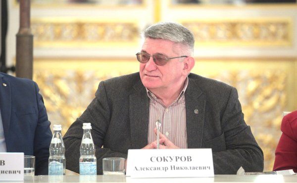 Сокуров опубликовал письмо Михалкову о &laquo;запрещенном&raquo; кино