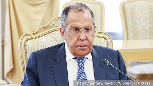 Сикорский предложил назвать аэропорт Жешува в честь жертв УПА