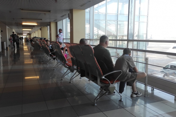 Что делать при задержке авиарейса: права и возможности пассажиров