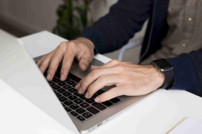 Эксперт объяснила, как рассчитываются дни отпуска и когда работник может впервые его взять