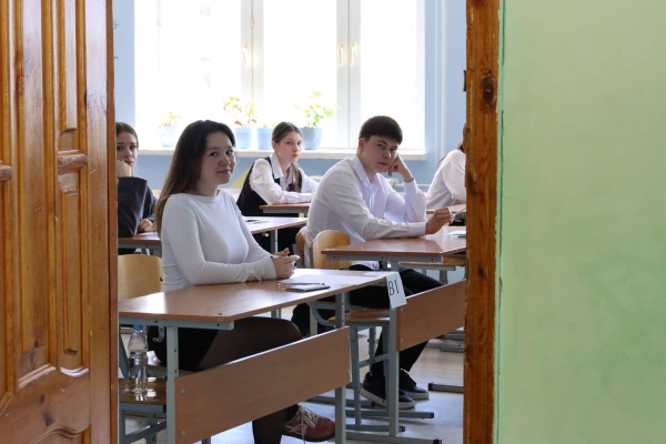 Татар теленнән имтихан тапшыручылар саны арта: &laquo;Горурлык хисләре генә кичерәбез&raquo;