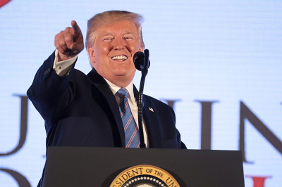 Трамп заявил, что сам придумал название для оружия &laquo;дискомбобулятор&raquo;