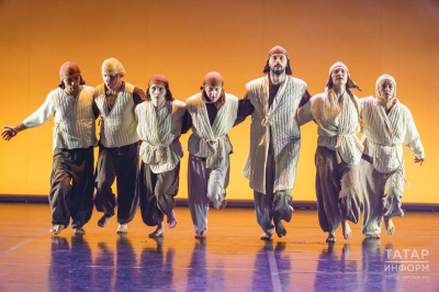 В театре Камала показали физический спектакль &laquo;balballar&raquo; хореографа Нурбека Батуллы