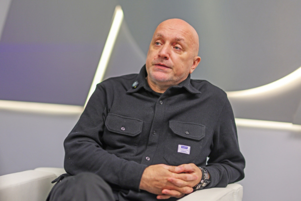 &laquo;Начинает понимать&raquo;: Прилепин рассказал о преображении сына в зоне СВО