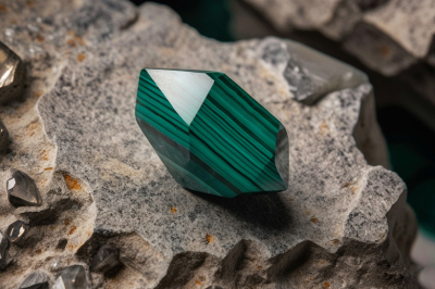 Малахит: магические и лечебные свойства камня, значение и кому подходит