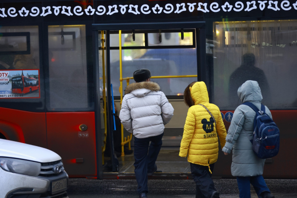 Из-за снегопада в Казани изменили несколько маршрутов автобусов