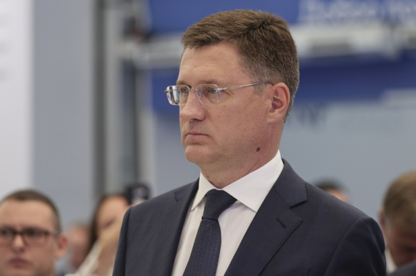 Новак потребовал усилить контроль за поставками топлива в регионы России