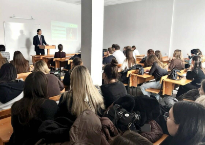 Абдулганиев рассказал о мерах поддержки начинающих бизнесменов студентам КФУ