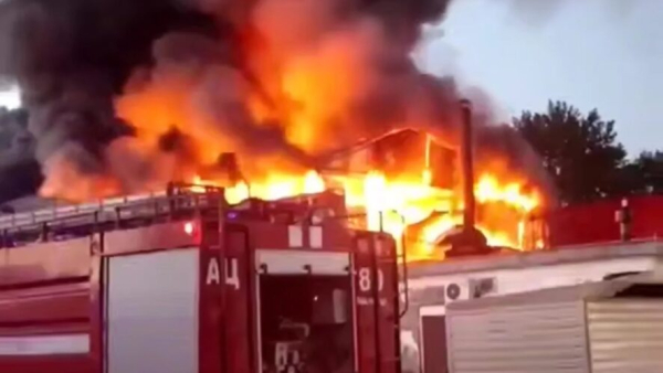 Объятые огнём здания: новые кадры с места мощного пожара в Челнах 25/05/2026 &ndash; Новости