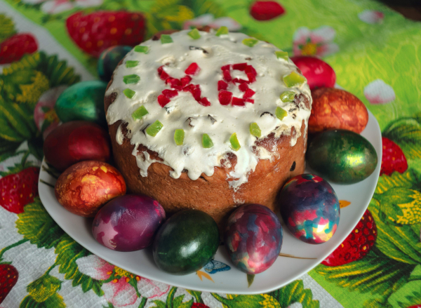 Священник Батаногов заявил, что куличи с колбасой нарушают символизм