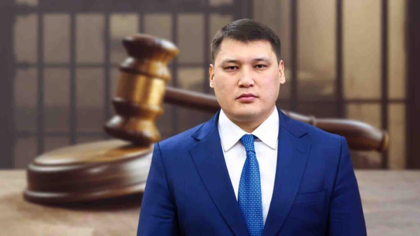 Замакима Шымкента Берденова подключили к суду из больничной палаты