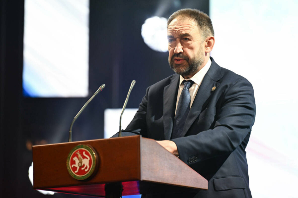 Песошин поздравил муниципальное сообщество Татарстана с профессиональным праздником