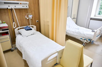 Телеведущий Юрий Дормидонтов упал с самоката в прямом эфире