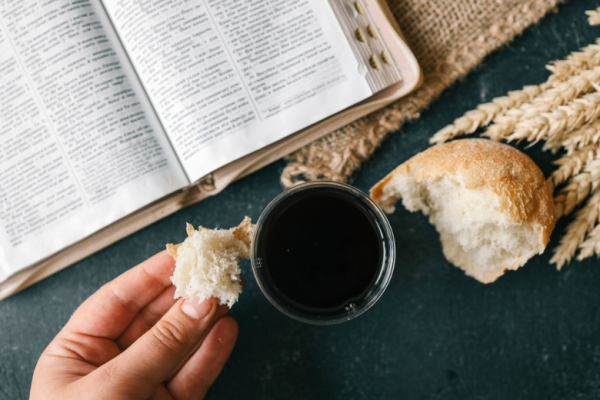 Чистый четверг в 2026 году: традиции, история, что можно и нельзя делать