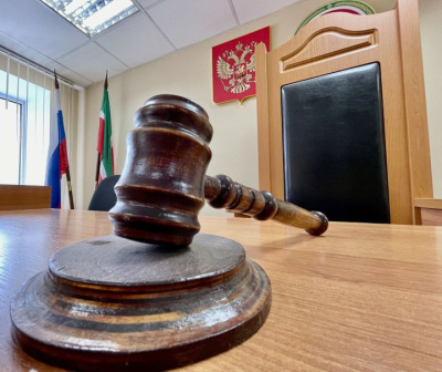 Дождь, такси и наркотики: суд в Челнах отсрочил колонию студентке ради ее малыша