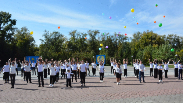 Канун Дня семьи отметили флешмобом полицейские СКО