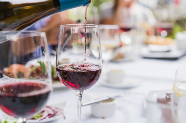 Опасность безалкогольного вина раскрыла диетолог