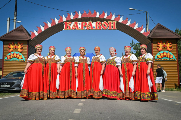 Ярмарка ремесел, старинные русские аттракционы и катание на лодке &ndash; в Татарстане отпраздновали Каравон