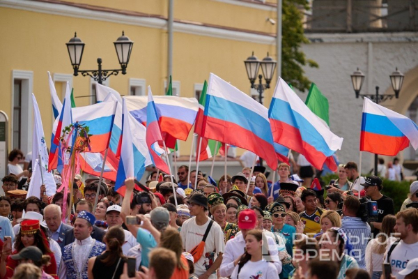 Опрос: 85% россиян считают себя патриотами