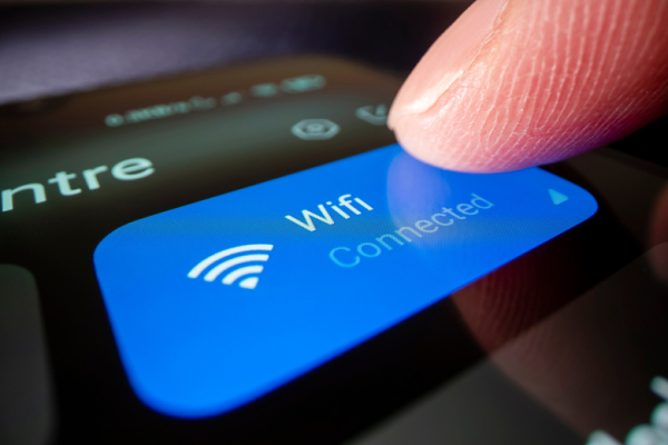 IT-эксперт рассказал, как безопасно подключиться к общественному Wi-Fi