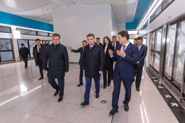 Премьер-министр Казахстана проверил ход строительства LRT: запуск ожидается в 2025 году