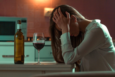 Россияне выбрали самые эффективные меры борьбы с алкогольной зависимостью