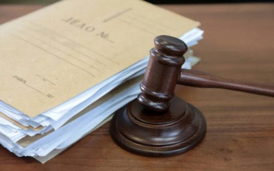 В Набережных Челнах мужчина получил арест за сорванные праздничные флаги