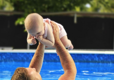 Декретный отпуск для отцов учтут при расчете пенсии в Казахстане