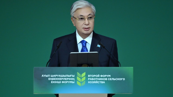 Президент отметил стратегическую роль аграрного сектора и поздравил специалистов с профессиональным праздником