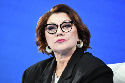 Сябитова жестко ответила Милонову на критику женщин в преддверии 8 Марта