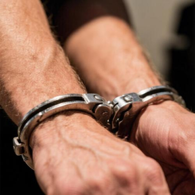 Суд Новокузнецка отправил в колонию мужчину за поджог соседки через пролом в стене