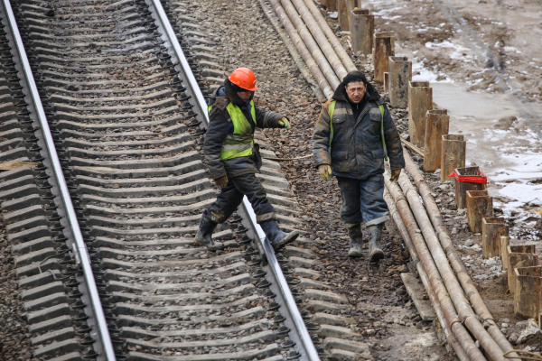 В&nbsp;Тамбовской области грузовой поезд с&nbsp;бензином сошел с&nbsp;рельсов &ndash; вспыхнул пожар