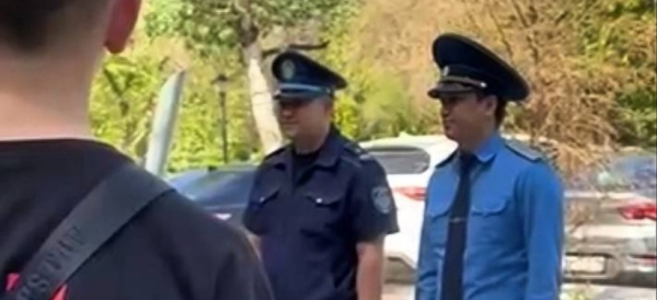 Семейде есепте тұрған жасөспірімдер сот отырысына қатысты