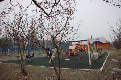 Мужчина пнул пятилетнего ребенка во дворе ЖК в Алматы