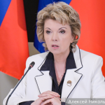 Ямпольская сообщила о запрете роженицам на Украине кричать по-русски