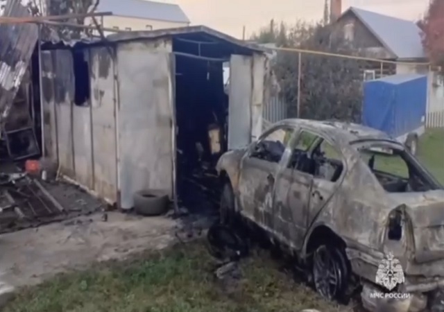 Воспламенились гараж, автомобиль и дом: в Мамадыше случился пожар из-за электроники