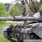 Telegraph заявила о нехватке командиров для танков Challenger 2 в Британии