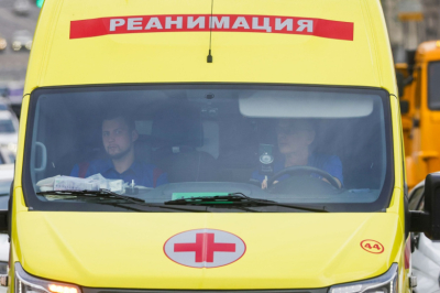 Пассажира насмерть придавило машиной после страшного ДТП в Ленобласти