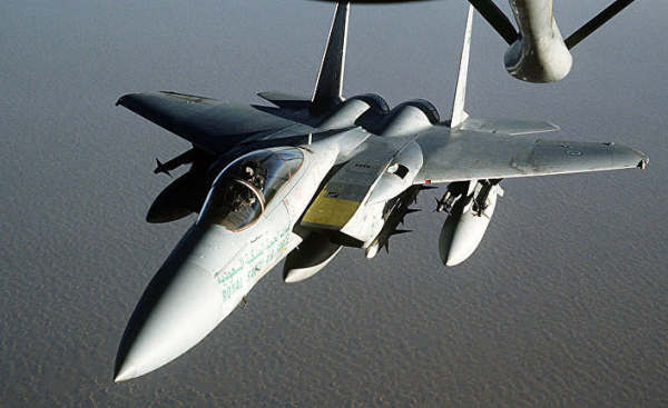 Два истребителя F-15 столкнулись в небе из-за селфи пилота