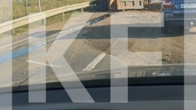 У трассы М12 в Татарстане самосвал завалился на бок, движение частично перекрыто - видео 06/08/2026 – Новости