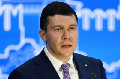 Алиханов рассказал, сколько лет потратили в России на создание самолета с нуля