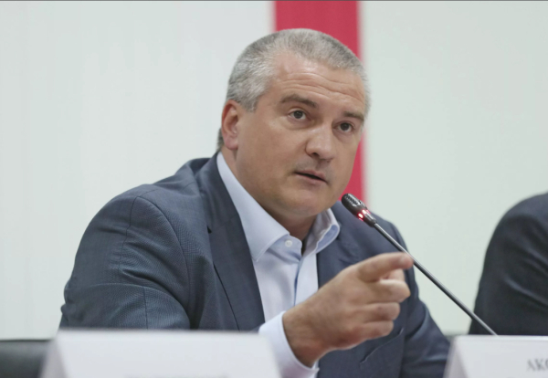 Аксенов заявил, что топливный кризис в Крыму нормализуется за месяц
