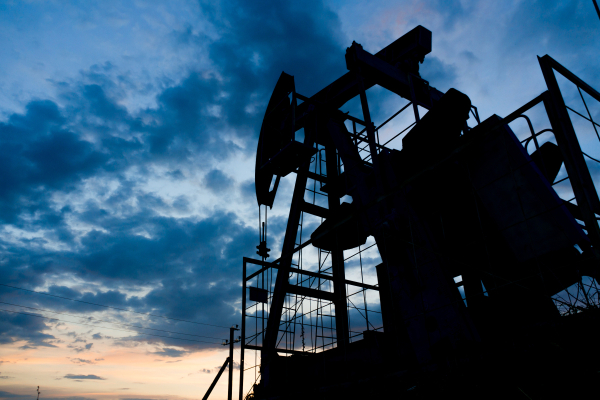 Цены на нефть Brent достигли $120 за баррель впервые с июня 2022 года